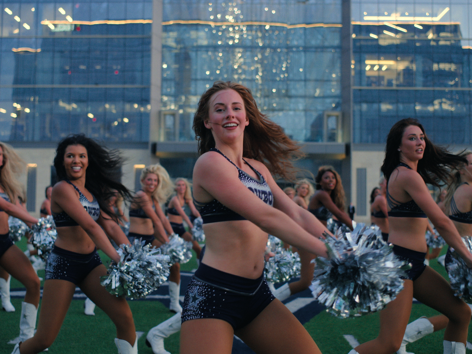 How Much Do Dallas Cowboys Cheerleaders Make?